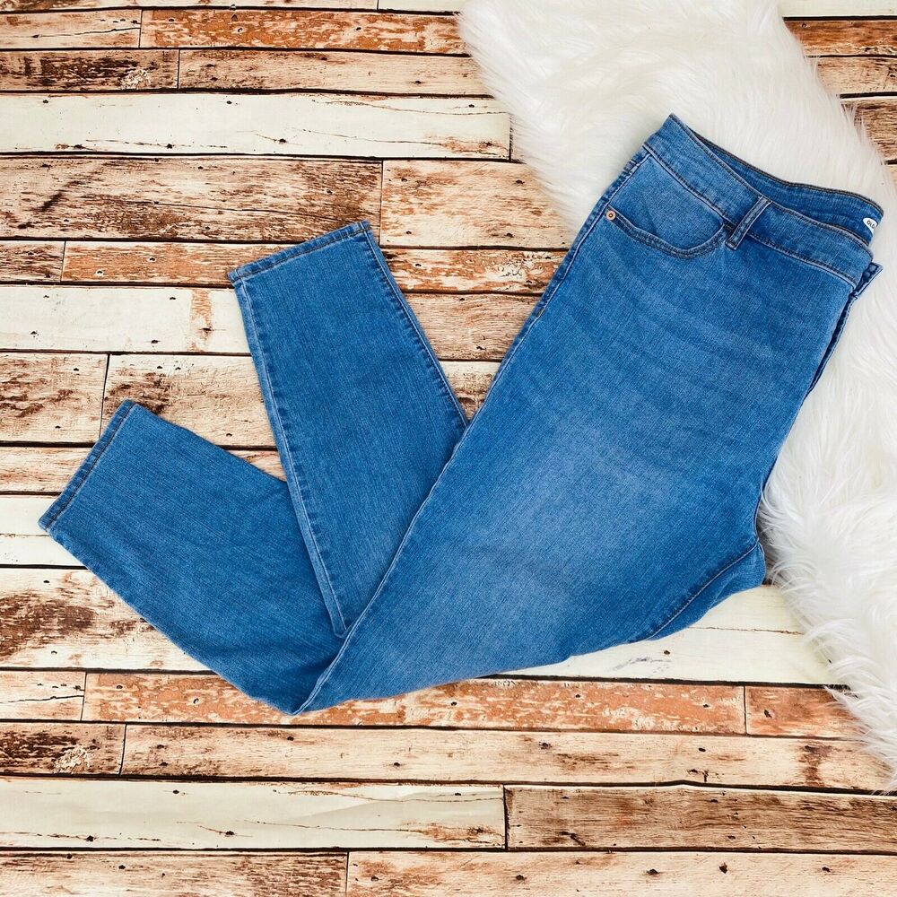 Old Navy Women's Super Skinny Mid Rise Jeans Size 18 Stretch Light Wash Zip Fly